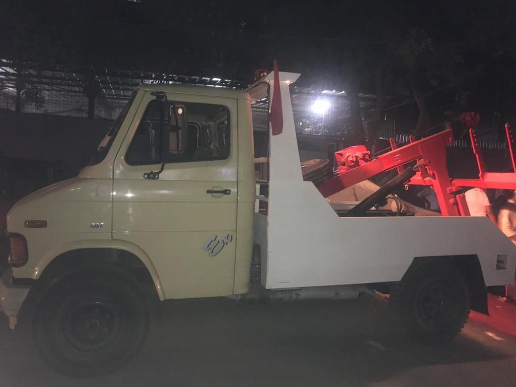 Towing service vehicle on site