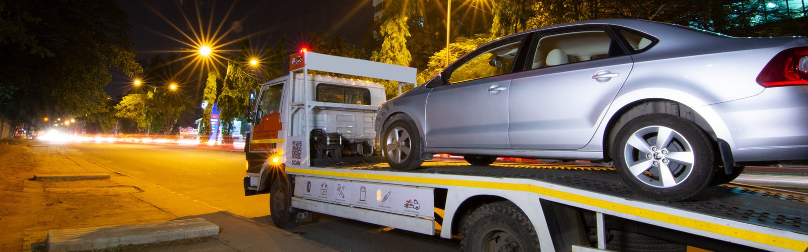 Emergency towing service vehicle on duty
